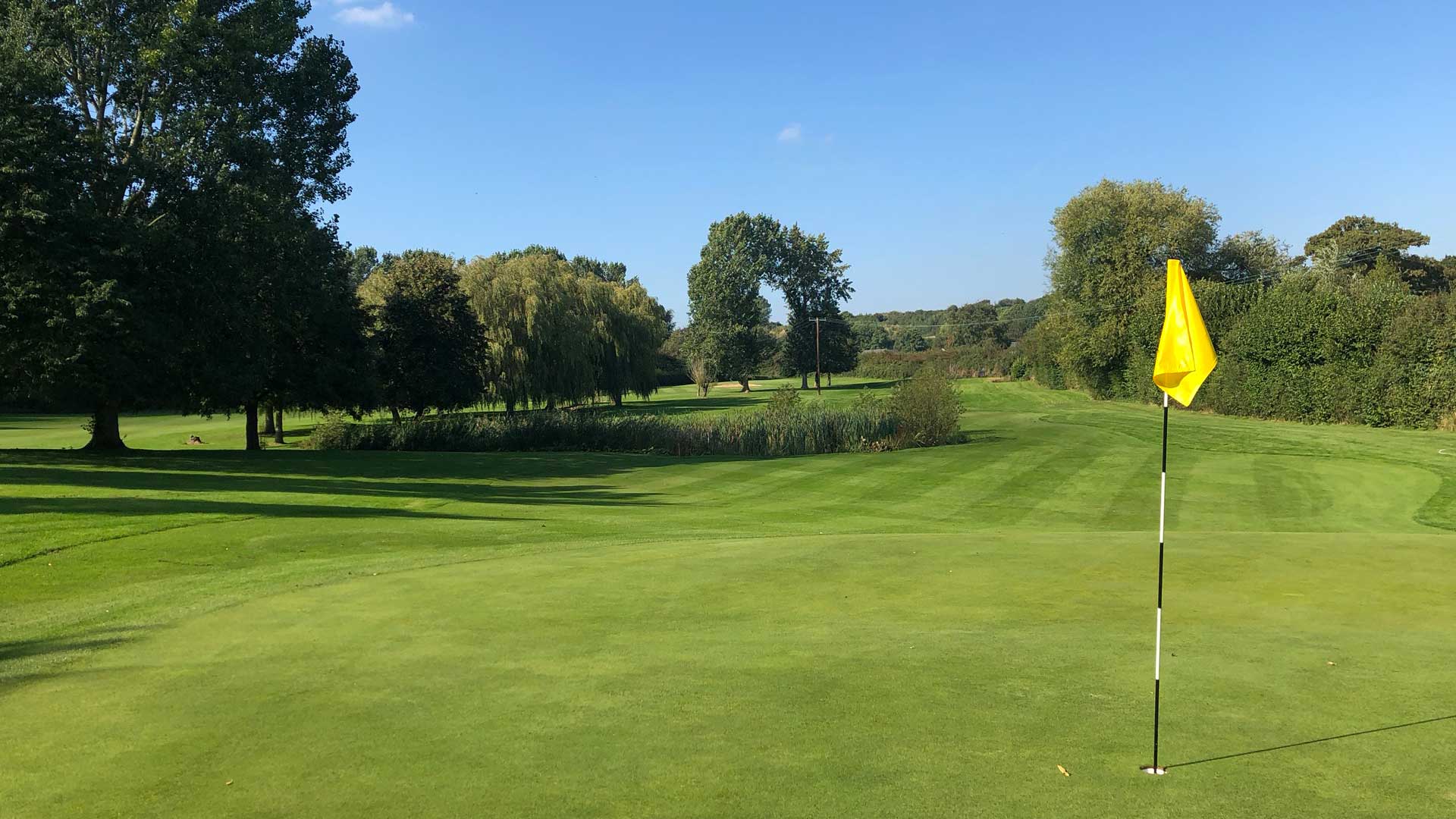 https://claysgolf.co.uk/wp-content/uploads/2020/09/Clays-Golf-Course-Hero-BG-15.jpg